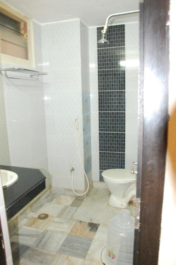 Hotel Blue Star Coimbatore Exteriör bild