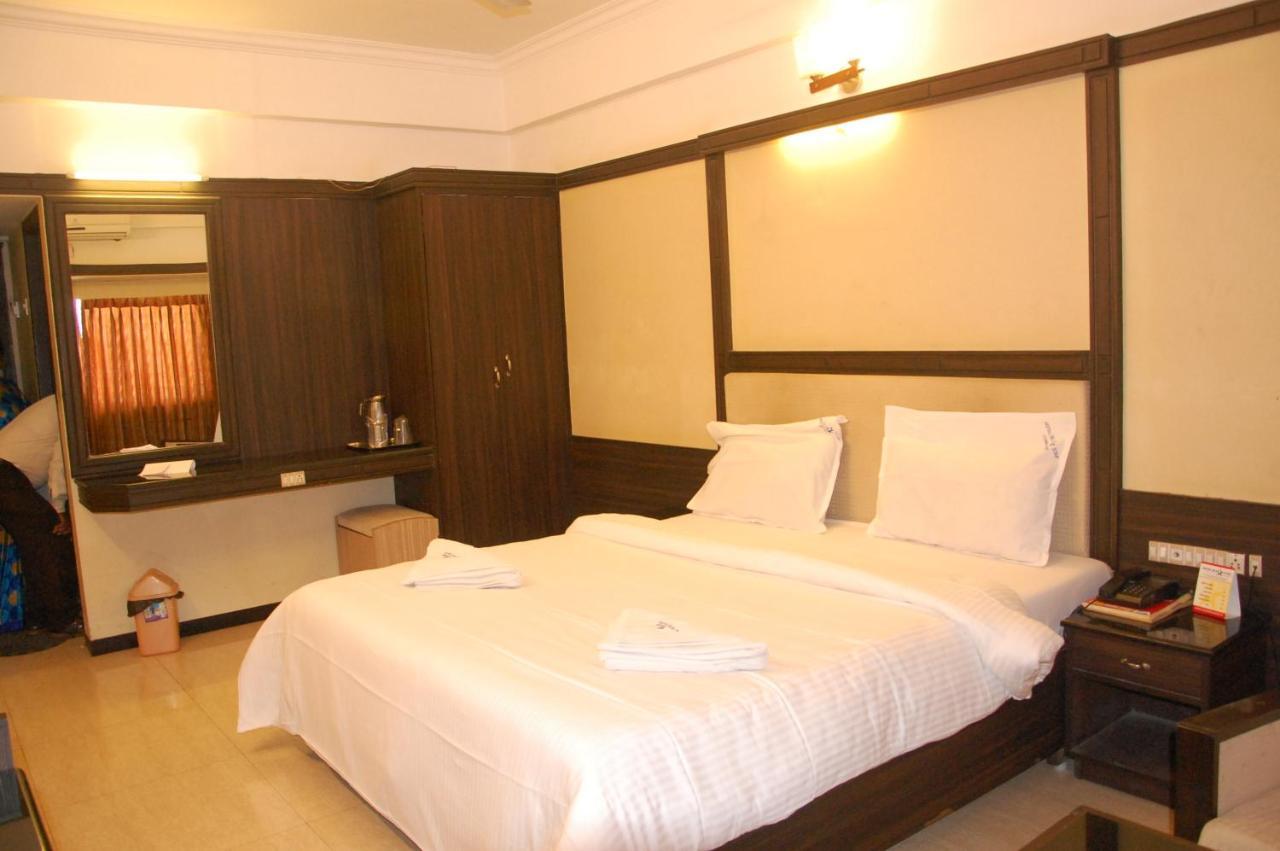 Hotel Blue Star Coimbatore Exteriör bild