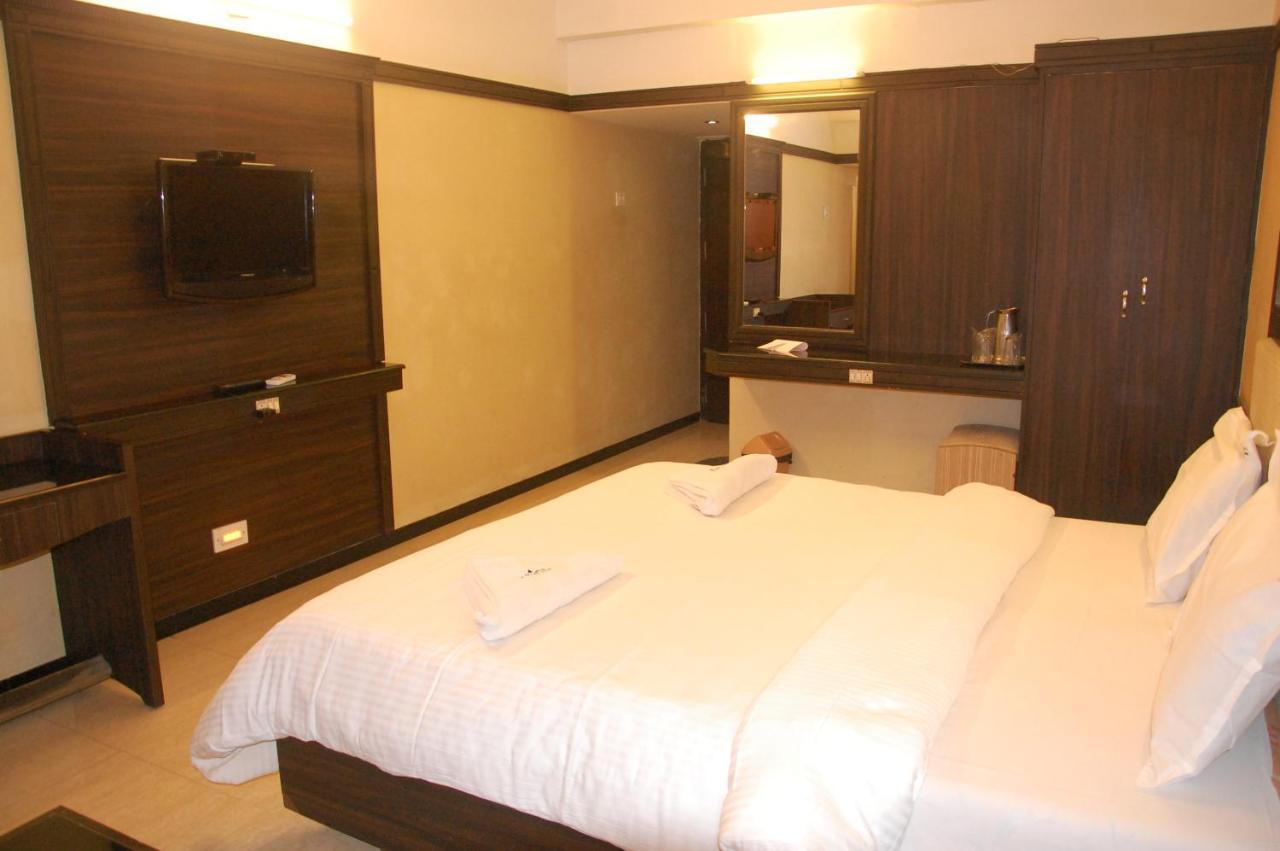 Hotel Blue Star Coimbatore Exteriör bild