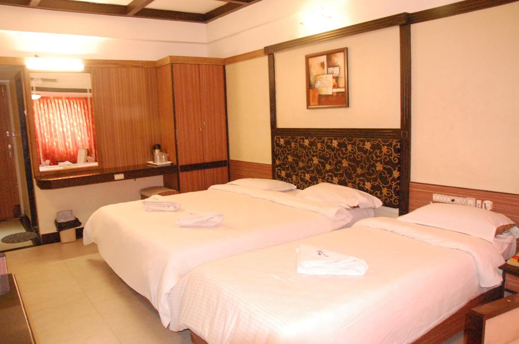 Hotel Blue Star Coimbatore Exteriör bild